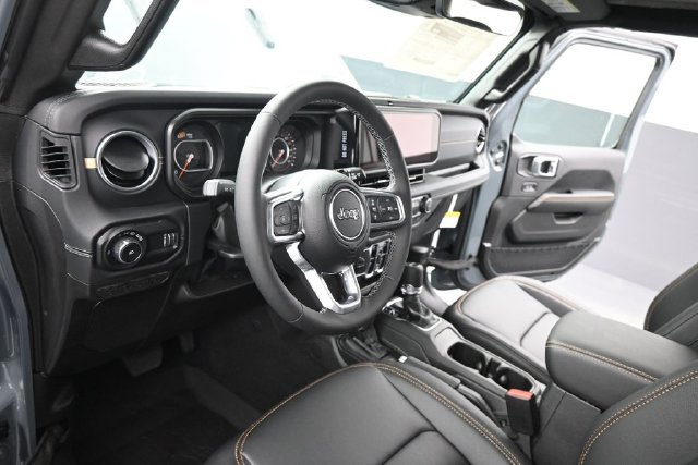 New 2026 Jeep Wrangler Unlimited Sahara w/ Safety Group AWD/4WD image 10