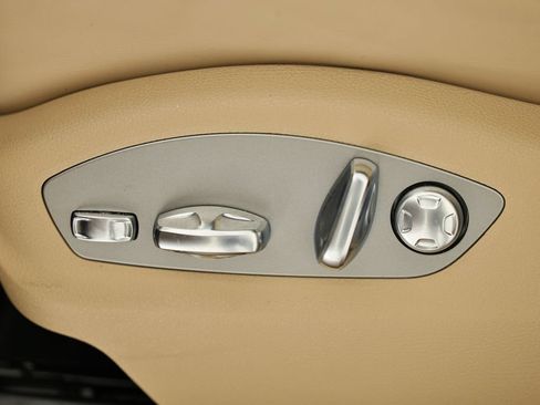 Certified 2026 Porsche Macan AWD/4WD image 25