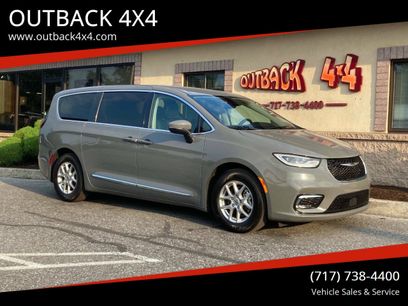 Used 2023 Chrysler Pacifica Touring-L