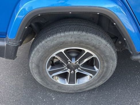 Used 2023 Jeep Wrangler Sahara image 25