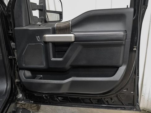 Used 2021 Ford F250 Lariat w/ Lariat Value Package AWD/4WD image 45