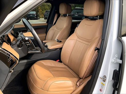 Used 2024 Land Rover Range Rover Sport SE image 8