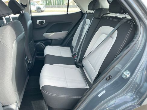 Used 2025 Hyundai Venue SEL image 25