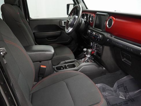 Certified 2022 Jeep Wrangler Unlimited Rubicon w/ Cold Weather Group image 45