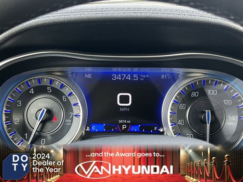 Used 2023 Chrysler 300 Touring w/ Sport Appearance Package image 28