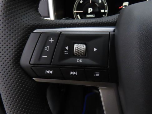 New 2025 Mitsubishi Outlander SE image 11