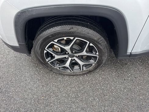 Used 2025 Jeep Compass Limited image 12