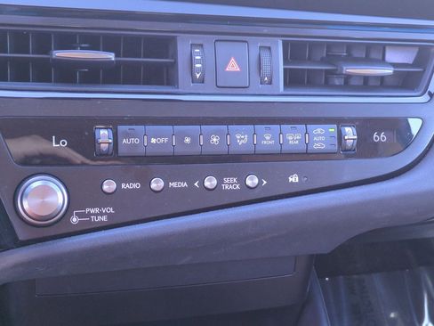 Certified 2025 Lexus ES 350 image 26