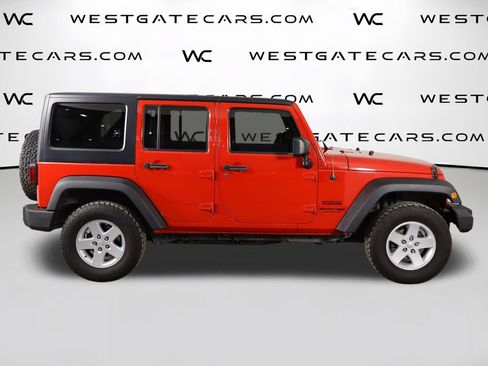 Used 2018 Jeep Wrangler Unlimited Sport S AWD/4WD image 38