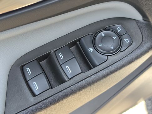 Certified 2024 Chevrolet Equinox LS FWD image 22