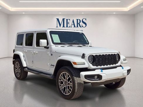 Used 2024 Jeep Wrangler High Altitude AWD/4WD image 7