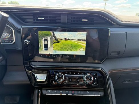 Used 2026 GMC Sierra 2500 AT4 w/ AT4 Premium Plus Package AWD/4WD image 11
