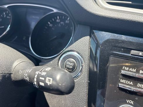 Used 2015 Nissan Rogue SV AWD/4WD image 17