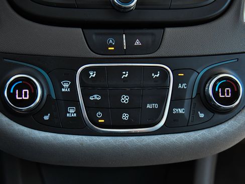 Used 2021 Chevrolet Malibu LT FWD image 21