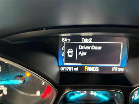 Used 2017 Ford Escape SE w/ Equipment Group 201A image 12