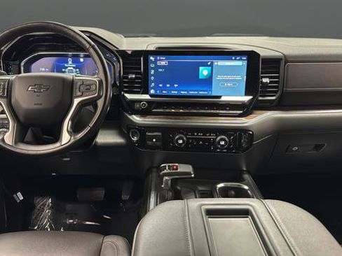 Used 2022 Chevrolet Silverado 1500 LT Trail Boss w/ LT Trail Boss Premium Package AWD/4WD image 11