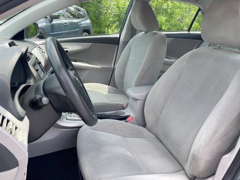 Used 2013 Toyota Corolla LE FWD image 10
