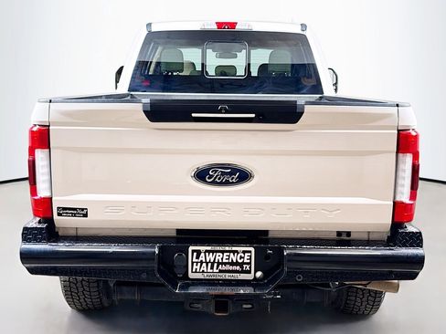 Used 2017 Ford F250 Lariat w/ Lariat Ultimate Package AWD/4WD image 5