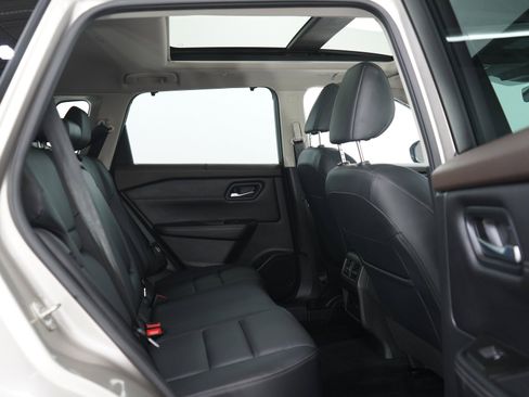 Used 2023 Nissan Rogue SL w/ SL Premium Package AWD/4WD image 12