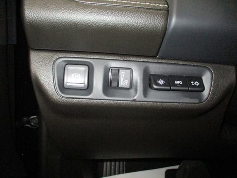 Certified 2023 GMC Acadia Denali w/ Denali Ultimate Package image 37