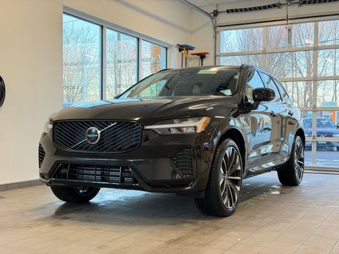 New 2026 Volvo XC60 T8 Ultra w/ Protection Package Premier image 2