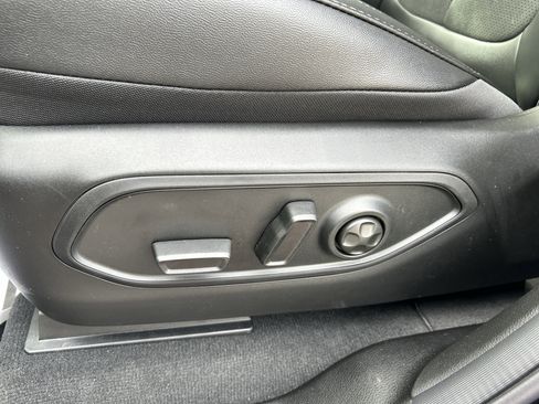 New 2025 Jeep Grand Cherokee Altitude image 17