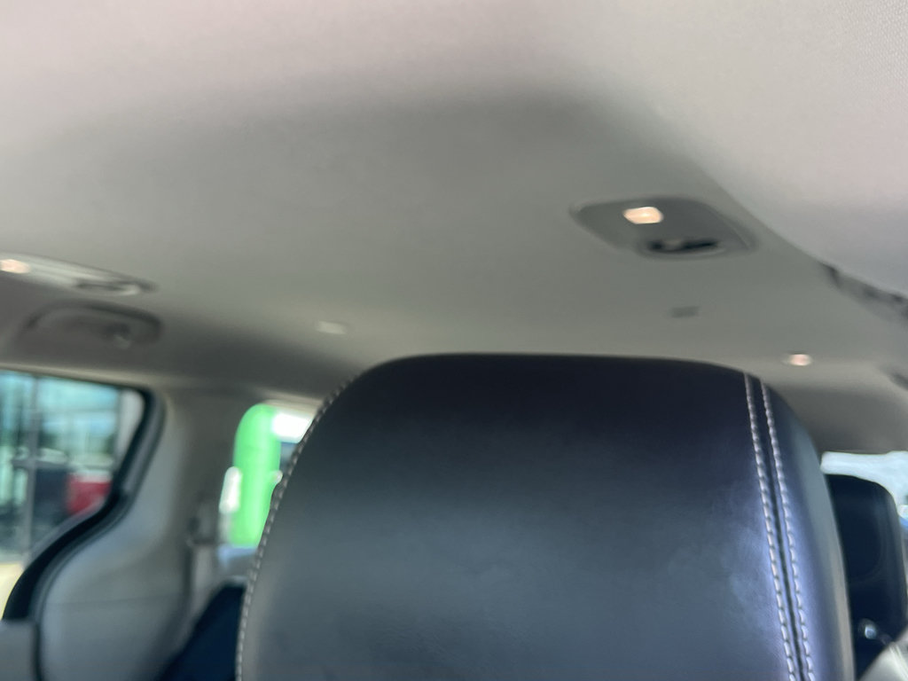 Used 2023 Chrysler Pacifica Touring-L FWD image 41