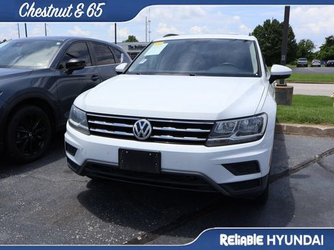 Used 2020 Volkswagen Tiguan SE w/ Panoramic Sunroof Package FWD image 8