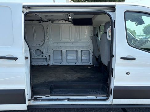 Used 2019 Ford Transit 150 148 Low Roof RWD image 17