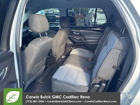 Used 2018 Chevrolet Traverse LT w/ LPO, Black Accent Package AWD/4WD image 15