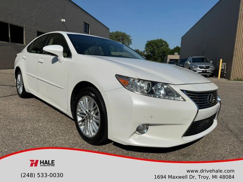Used 2013 Lexus ES 350 w/ Luxury Pkg FWD image 1