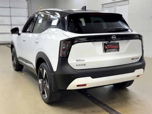 New 2026 Nissan Kicks SR image 7