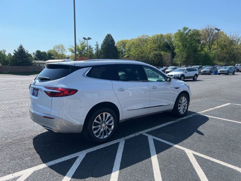 Used 2021 Buick Enclave Premium w/ Sun and Sites Package AWD/4WD image 6