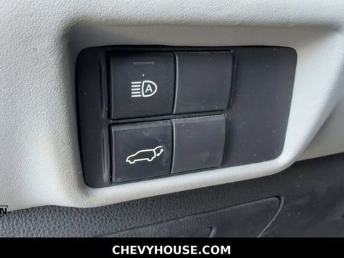 Used 2022 Toyota Highlander XLE FWD image 64