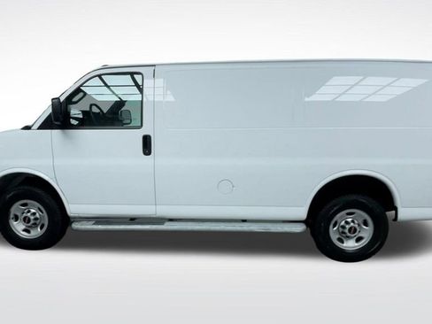 Used 2024 GMC Savana 2500 Work Van w/ Driver Convenience Package image 8