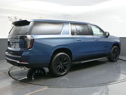 New 2025 Chevrolet Suburban Premier image 29