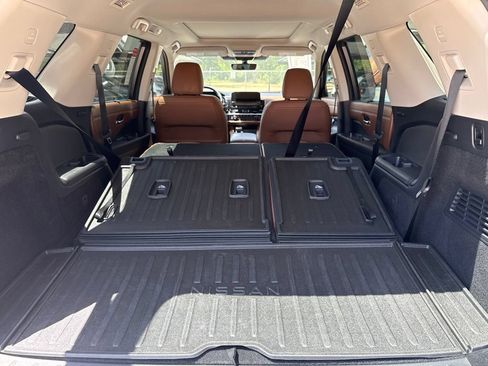 Certified 2025 Nissan Pathfinder Platinum w/ Cargo Package FWD image 22