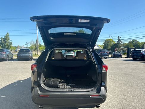 Used 2025 Toyota RAV4 XLE Premium w/ Weather Package AWD/4WD image 33