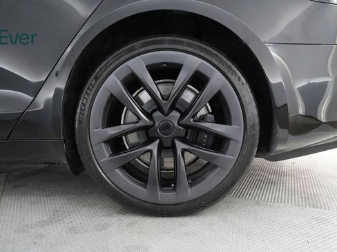 Used 2022 Tesla Model S image 9