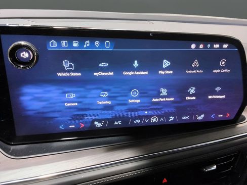 Used 2026 Chevrolet Suburban Z71 w/ Comfort Package image 24