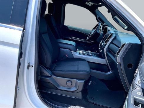 Used 2019 Ford Expedition XLT RWD image 11