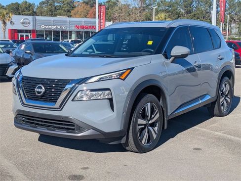 Used 2023 Nissan Rogue SL w/ SL Premium Package image 7