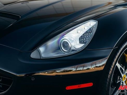 Used 2014 Ferrari California image 55