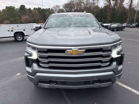 Used 2025 Chevrolet Silverado 1500 High Country image 8