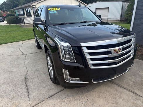 Used 2018 Cadillac Escalade Premium Luxury AWD/4WD image 5