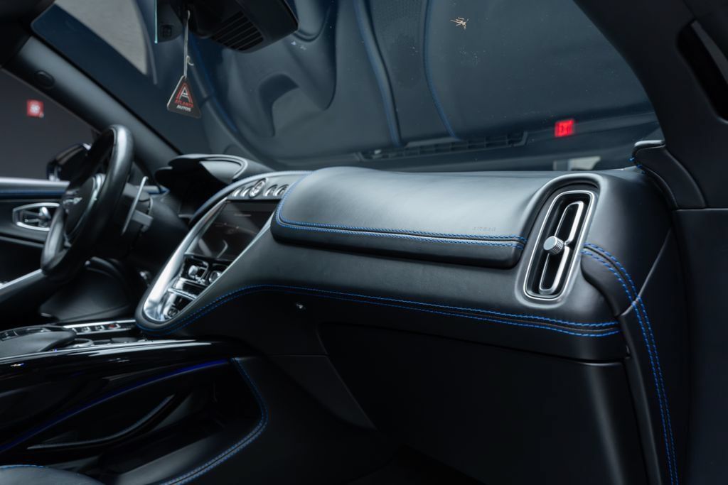 Used 2022 Aston Martin DBX AWD/4WD image 33