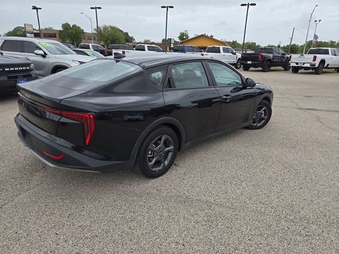 Used 2025 Kia K4 LXS image 10