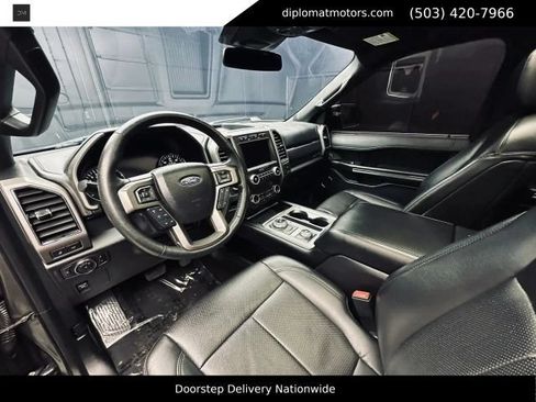 Used 2020 Ford Expedition XLT w/ Equipment Group 202A AWD/4WD image 17