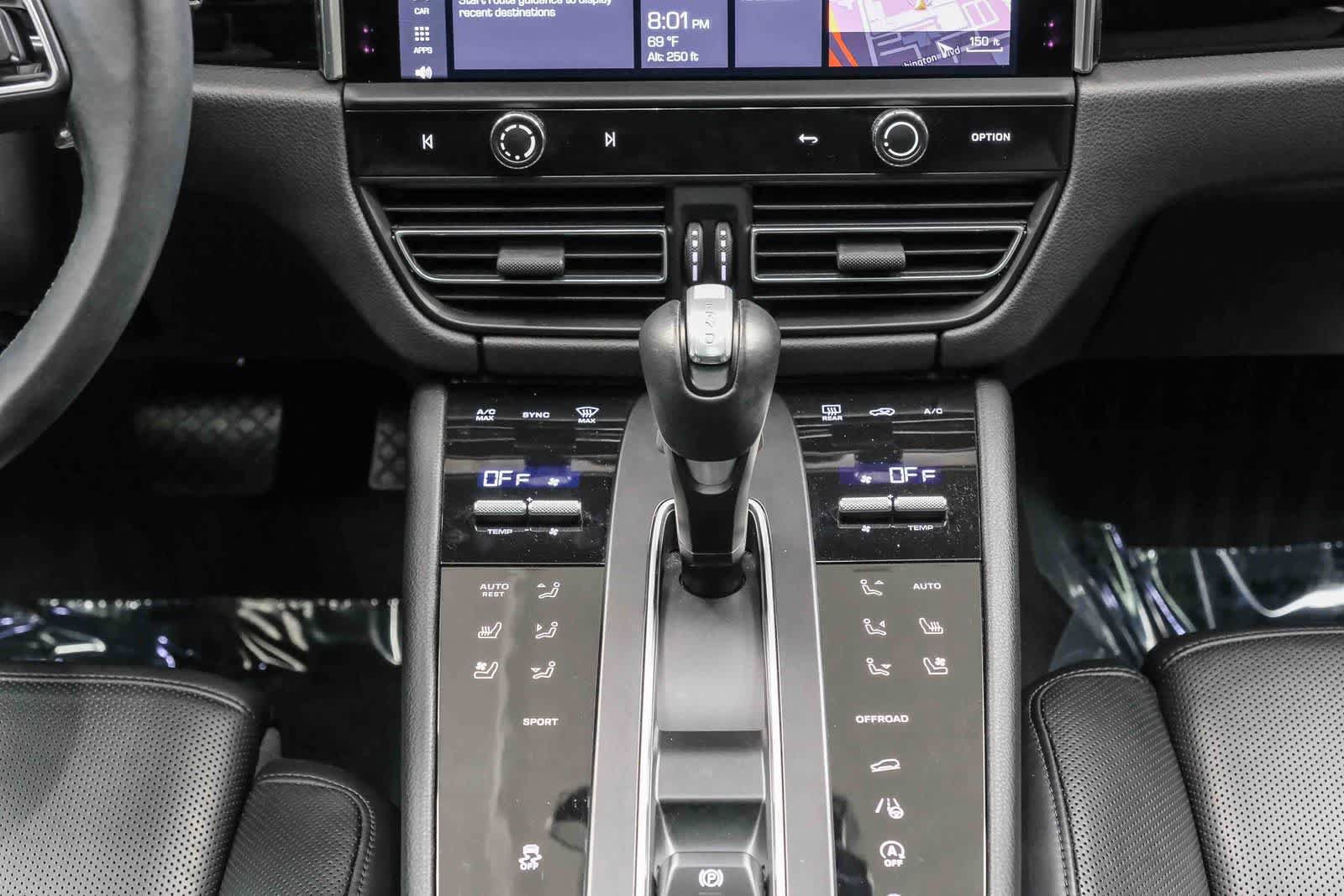 Used 2023 Porsche Macan AWD/4WD image 18