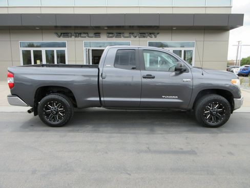 Used 2017 Toyota Tundra SR5 AWD/4WD image 13